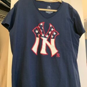 Yankees Women’s V-neck Tee xxl